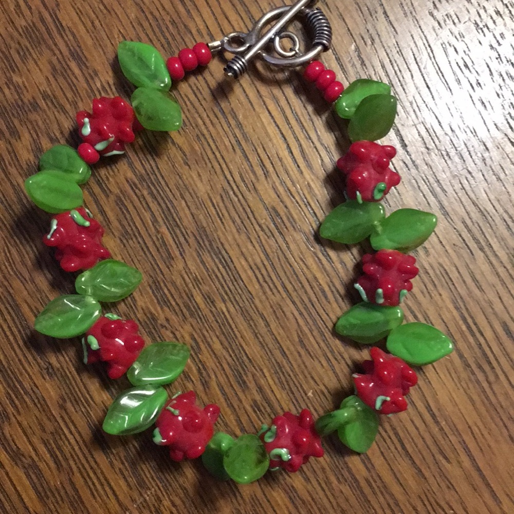 Vintage Hand Blown Glass Roses Bracelet - Picture 2 of 7
